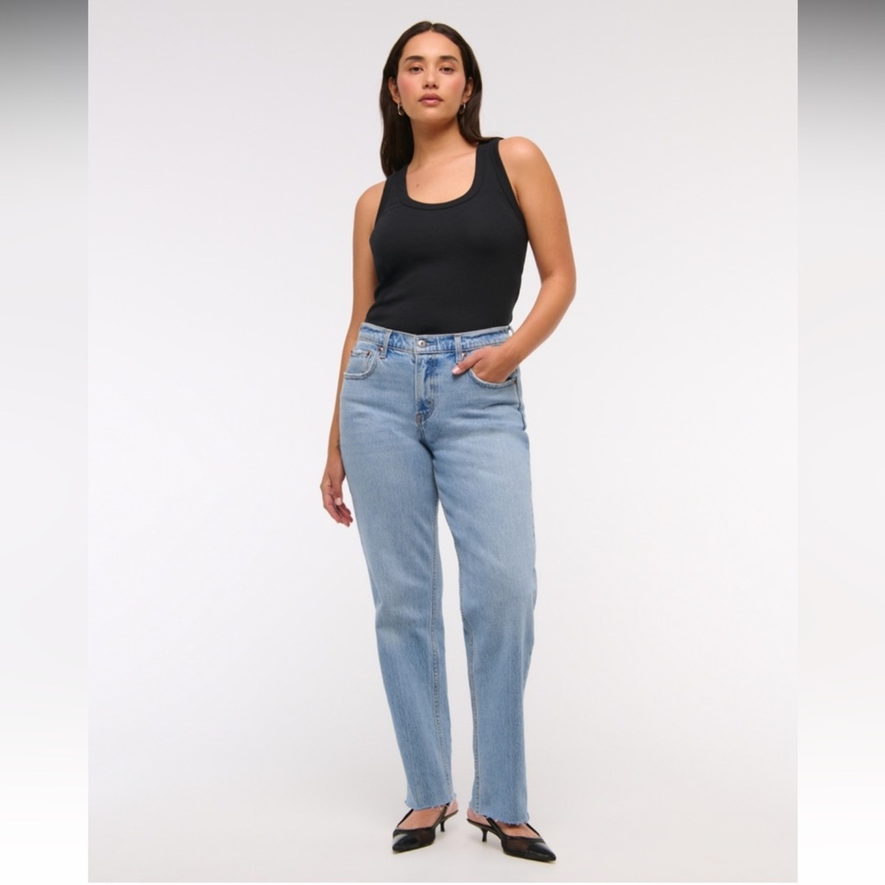 A&F Mid Rise Straight Jean NEVER WORN